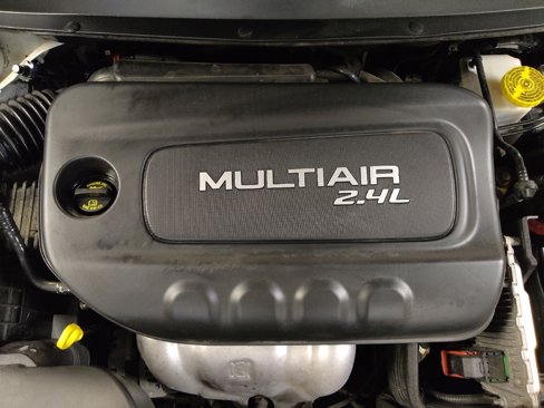 Used 2019 Jeep Cherokee Latitude w/ Cold Weather Group image 30