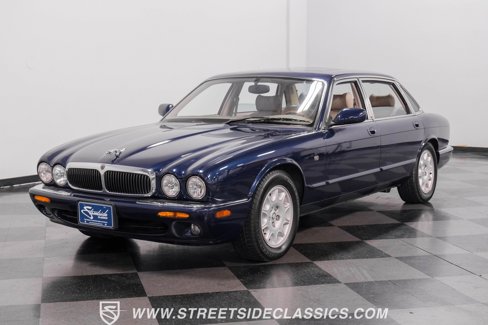 Used 1999 Jaguar XJ8 image 16