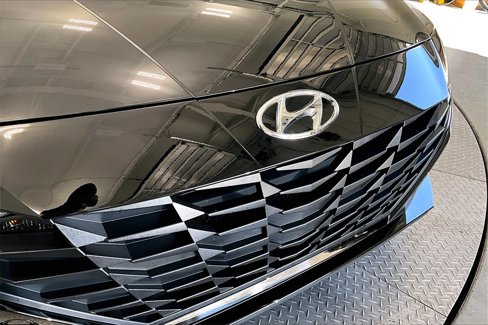 Used 2023 Hyundai Elantra SEL w/ Cargo Package image 27