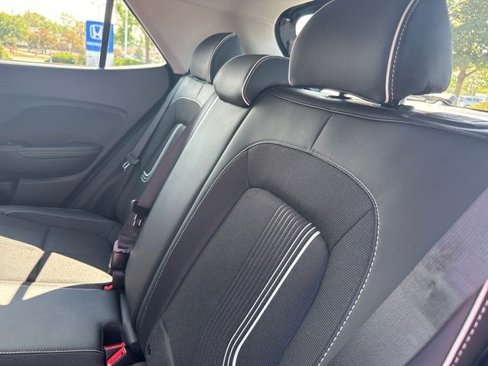 Certified 2024 Hyundai Venue Limited image 16