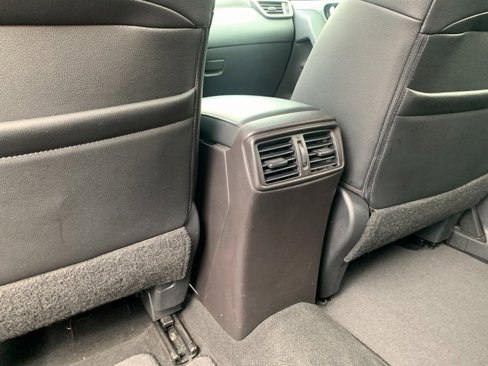 Used 2016 Nissan Rogue SL image 24
