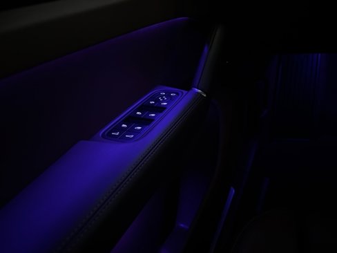 Certified 2023 Porsche Cayenne S image 9