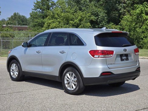 Used 2016 Kia Sorento LX image 20