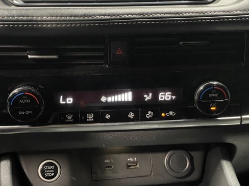Used 2021 Nissan Rogue SV image 28