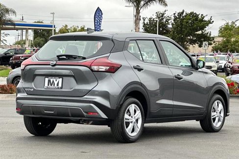 New 2025 Nissan Kicks Play S image 4