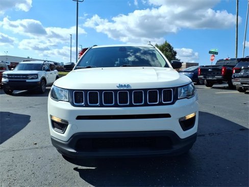 Used 2018 Jeep Compass Sport w/ Tech Group image 2