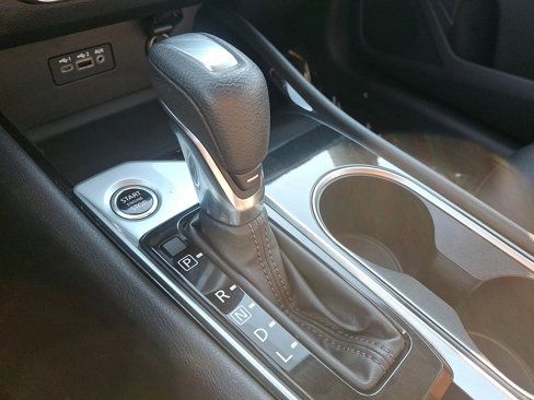 Used 2024 Nissan Altima 2.5 SV image 14