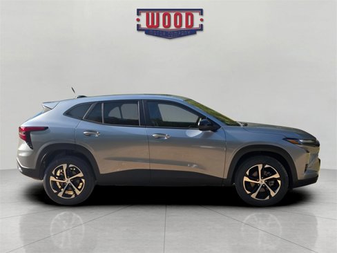 New 2025 Chevrolet Trax RS w/ Sunroof Package image 2