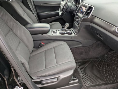 Used 2018 Jeep Grand Cherokee Laredo image 29