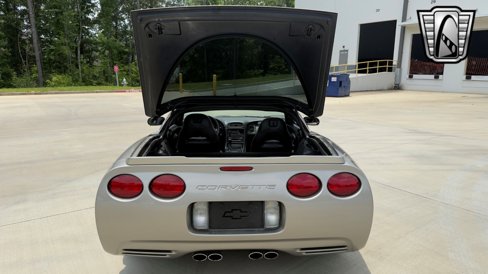Used 2002 Chevrolet Corvette Coupe w/ Preferred Equipment Group2 image 11