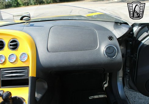 Used 2006 Pontiac Solstice Convertible w/ Premium Package image 27