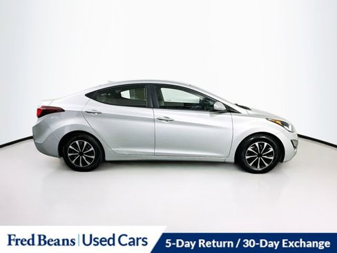 Used 2016 Hyundai Elantra SE image 9