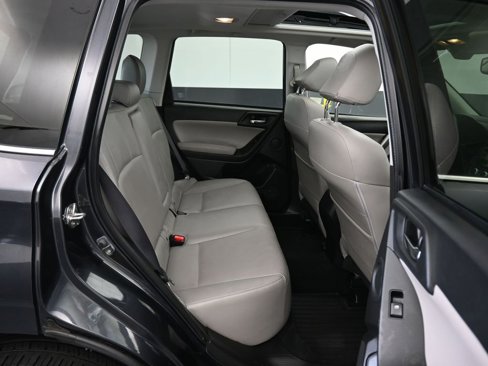 Used 2016 Subaru Forester 2.5i Touring w/ Eyesight & Navigation System image 36