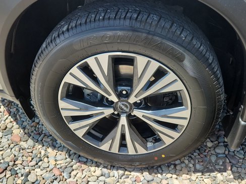 Used 2023 Nissan Rogue SV image 11