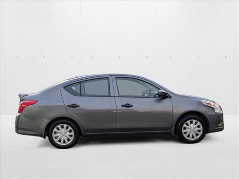 Used 2016 Nissan Versa S Plus image 4