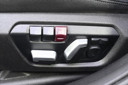 Used 2018 BMW 330i xDrive Sedan w/ Convenience Package image 14