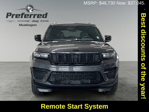New 2025 Jeep Grand Cherokee Altitude image 4