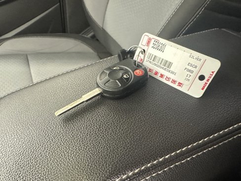 Used 2017 Ford Escape SE image 21