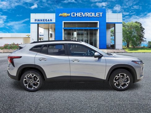Used 2024 Chevrolet Trax LT w/ Driver Confidence Package image 8