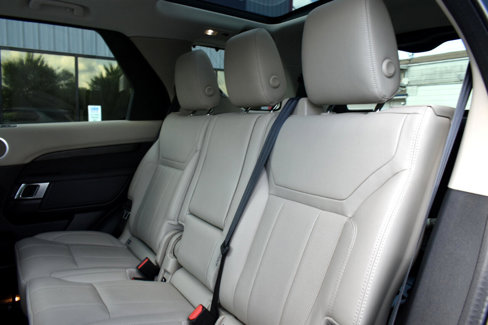 Used 2019 Land Rover Discovery HSE image 27