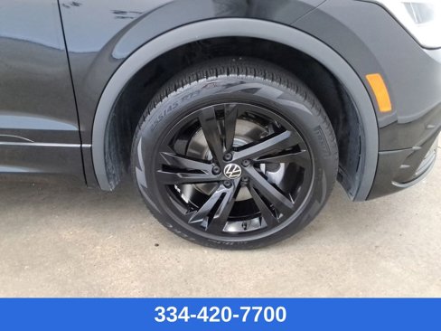 Used 2023 Volkswagen Tiguan SE R-Line image 24
