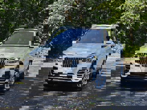 Used 2022 BMW X5 xDrive40i w/ Premium Package image 1