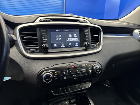 Used 2017 Kia Sorento LX w/ LX Convenience Package image 20