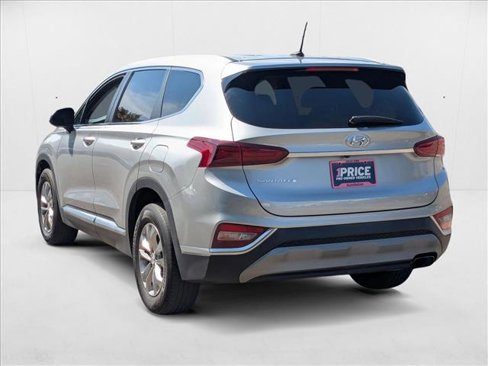 Used 2020 Hyundai Santa Fe SE image 8