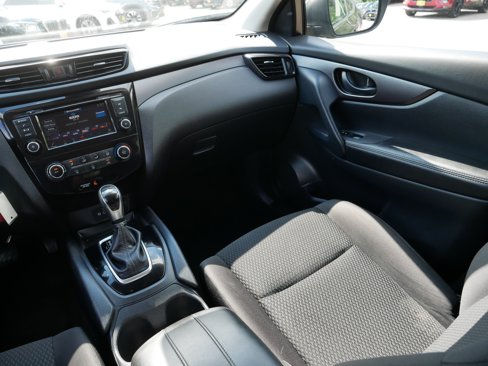 Certified 2022 Nissan Rogue Sport S image 11