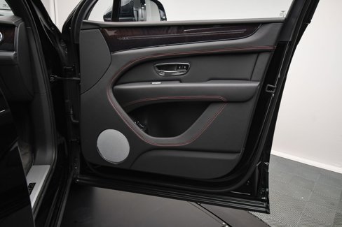Used 2024 Bentley Bentayga Extended Wheelbase image 43