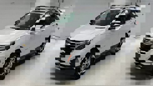 Used 2022 Chevrolet Equinox LT image 1