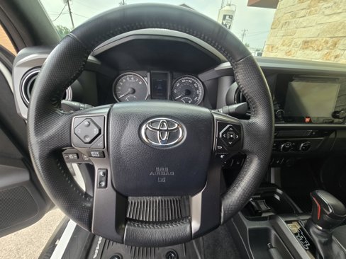 Used 2017 Toyota Tacoma SR5 image 12