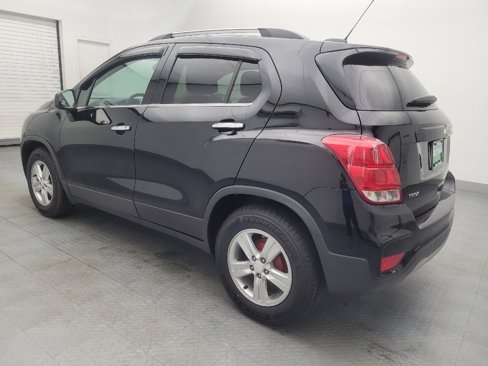 Used 2020 Chevrolet Trax LT w/ Sun & Sound Package image 3