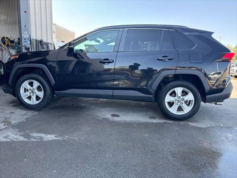 Used 2020 Toyota RAV4 XLE image 8