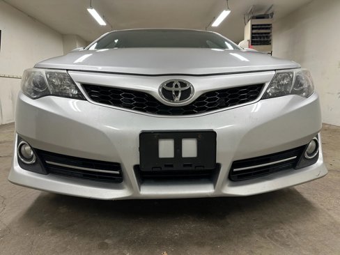 Used 2014 Toyota Camry SE image 3