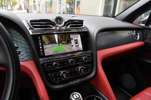 Used 2021 Bentley Bentayga image 16