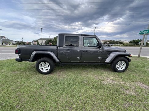 Certified 2023 Jeep Gladiator Sport image 8
