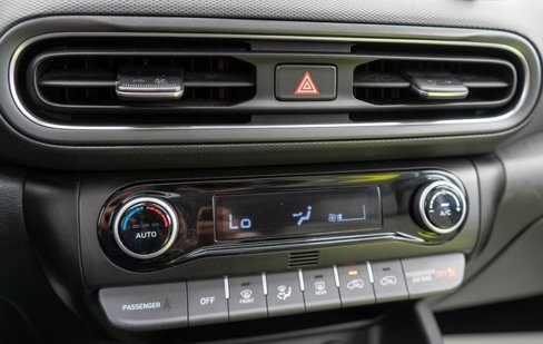 Used 2023 Hyundai Kona Limited image 28