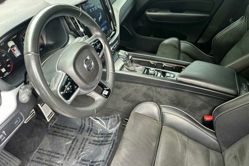 Used 2018 Volvo XC60 T6 R-Design w/ Convenience Package image 10