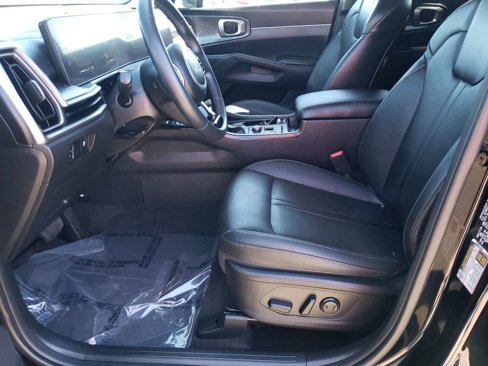 Used 2024 Kia Sorento S image 17