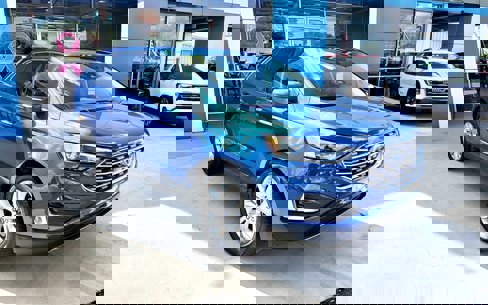 Used 2022 Ford Edge Titanium image 3