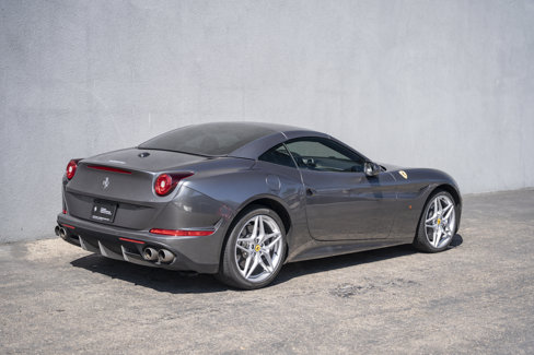 Used 2016 Ferrari California T image 10