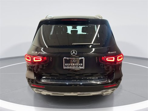 Used 2022 Mercedes-Benz GLB 250 4MATIC image 3