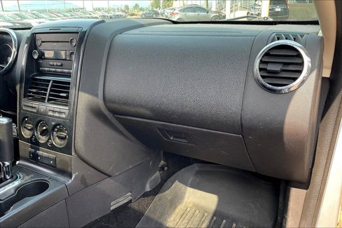 Used 2010 Ford Explorer XLT image 22