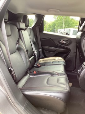 Used 2021 Jeep Cherokee Trailhawk w/ Premium Leather Package image 27