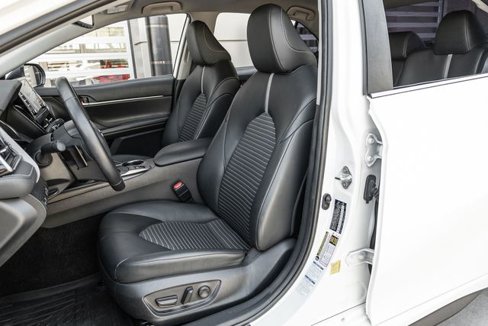 Used 2023 Toyota Camry SE image 11