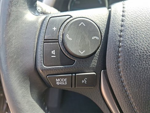 Used 2018 Toyota RAV4 XLE image 21