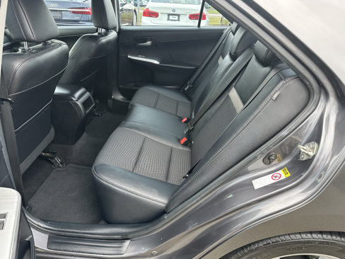 Used 2014 Toyota Camry SE image 9