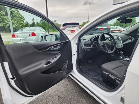 Used 2018 Chevrolet Malibu LS image 17