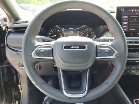 Used 2024 Jeep Compass Trailhawk image 11
